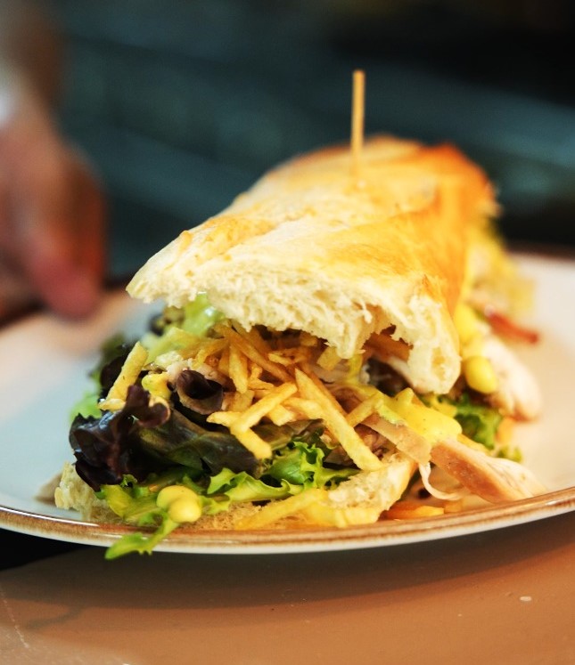 Pan con Chicharrón